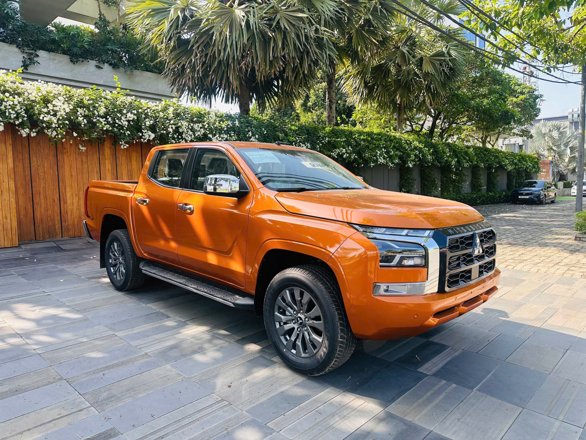 Giá bán tải Mitsubishi Triton Premium lăn bánh Tây Ninh